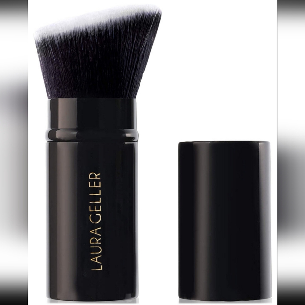 Laura Geller retractable angled kabuki brush for makeup, NEW! black cover